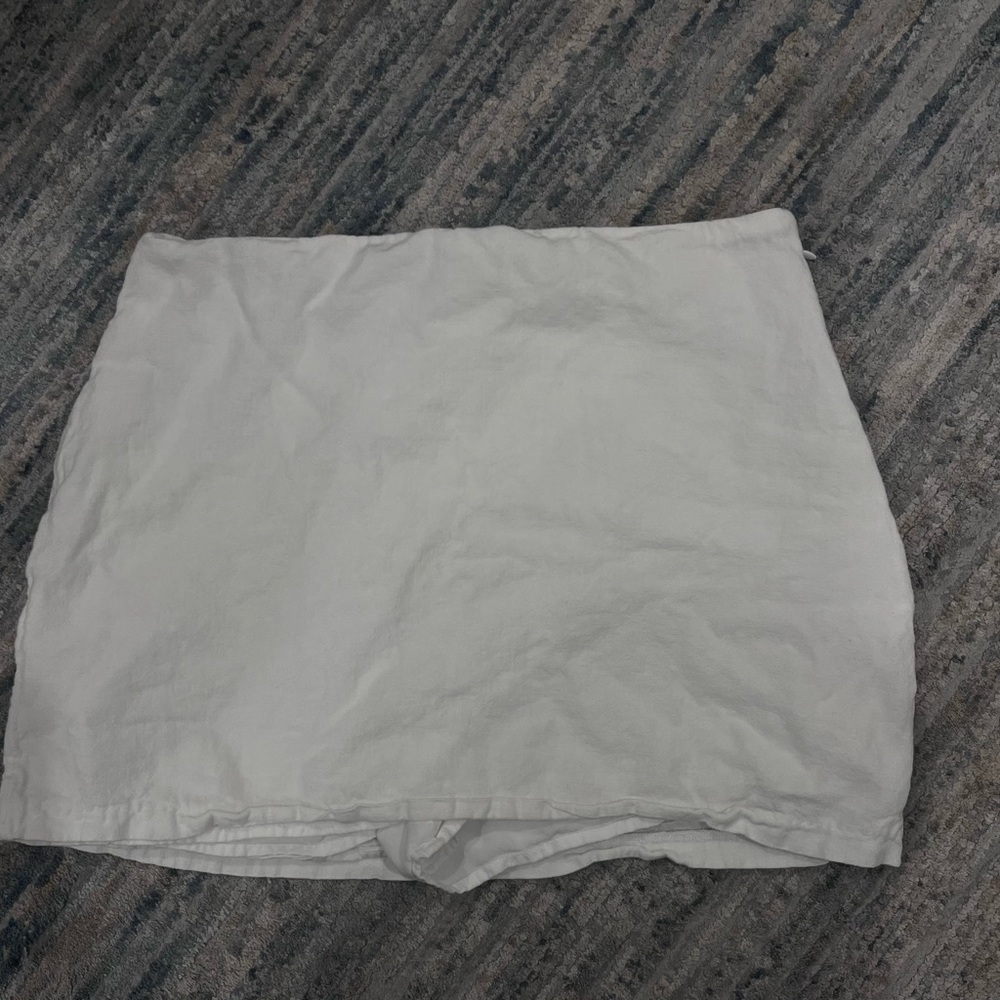 Abercrombie & Fitch White Mini Skirt